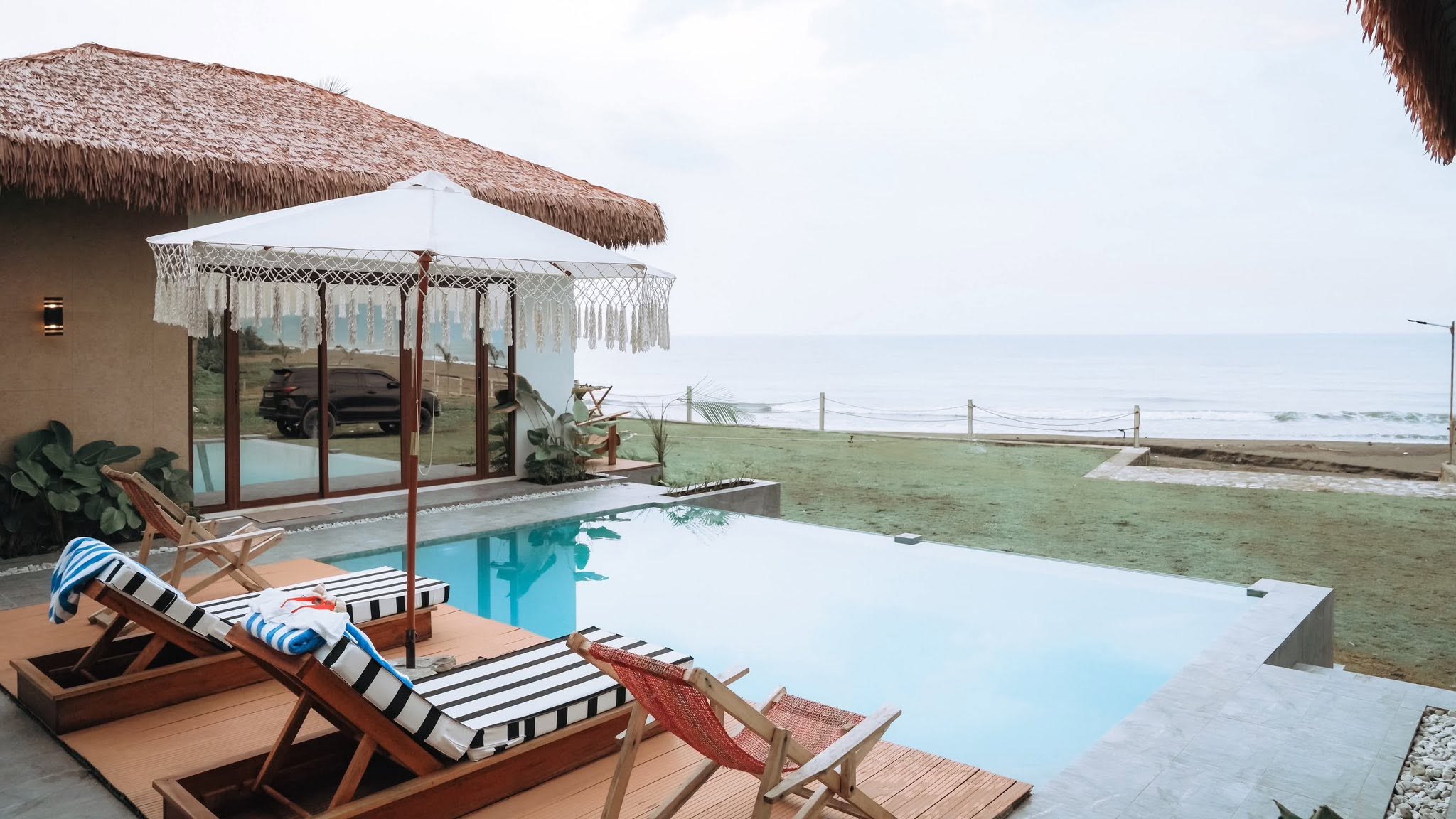 Isla Hiraya infinity pool